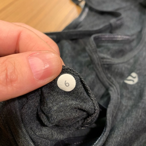 Lululemon diversity tank 6 EUC RARE vitasea lyocell shelf-bra - Picture 9 of 9